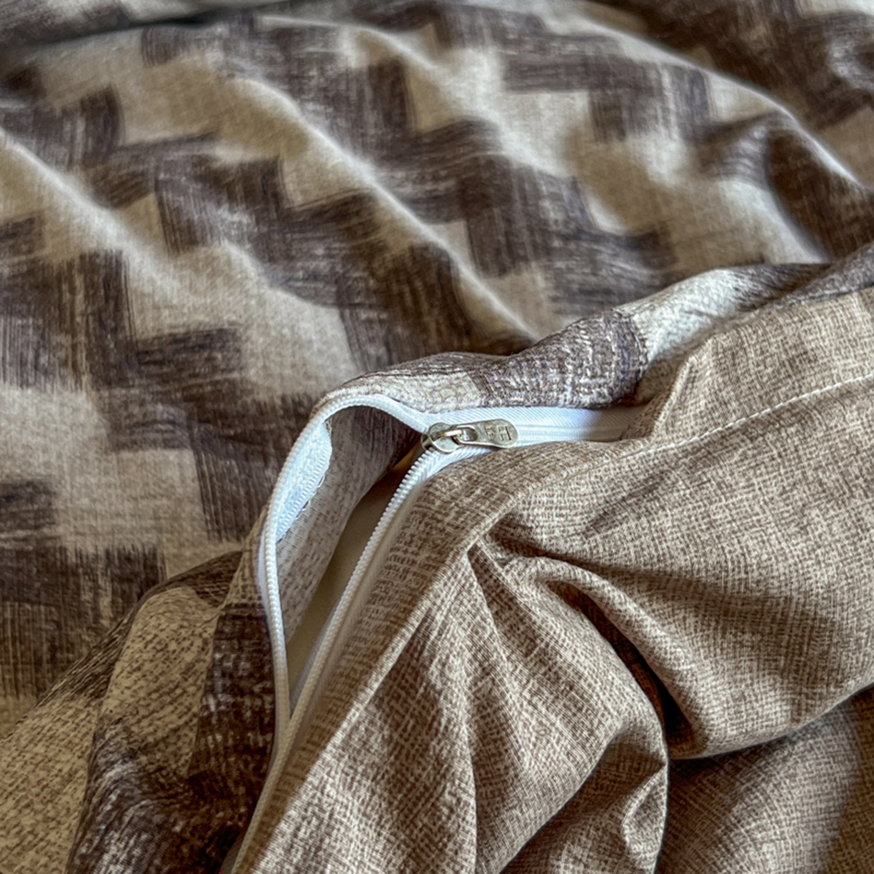 91家纺网 家纺一手货源 找家纺 小叮当家纺仓储工厂店 买家秀 爆款花型2025秋冬新款磨毛复古亚麻棉麻提花超软四件套 摩登锯韵