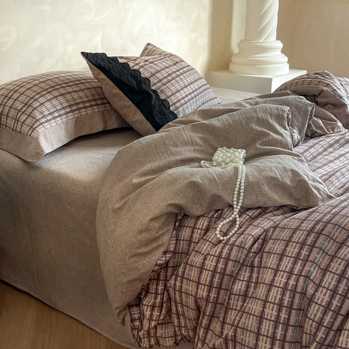 91家纺网 家纺一手货源 找家纺 小叮当家纺仓储工厂店 买家秀 爆款花型2025秋冬新款磨毛复古亚麻棉麻提花超软四件套 暖棕格纹