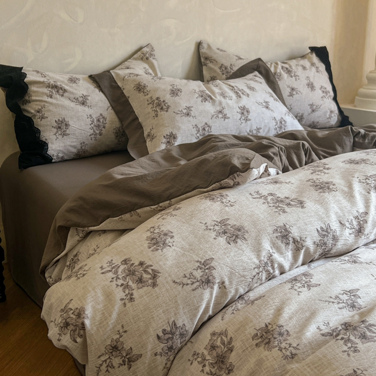 91家纺网 家纺一手货源 找家纺 小叮当家纺仓储工厂店 买家秀 爆款花型2025秋冬新款磨毛复古亚麻棉麻提花超软四件套 素锦花漾