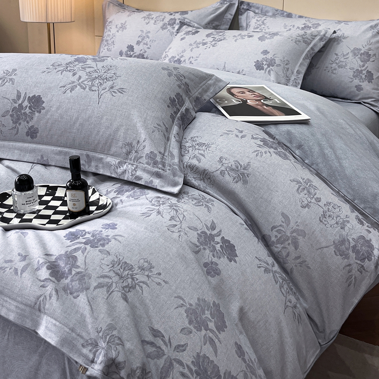 91家纺网 家纺一手货源 找家纺 简如 2025新款100%全棉纯棉磨毛四件套（有买家秀） 花庭悦舞-灰