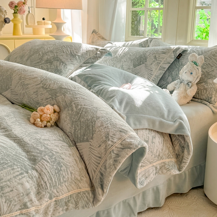 91家纺网 家纺一手货源 找家纺 简如 2025新款A类加厚冰岛立体雕花牛奶绒浮雕绒四件套（有买家秀） 绿森林