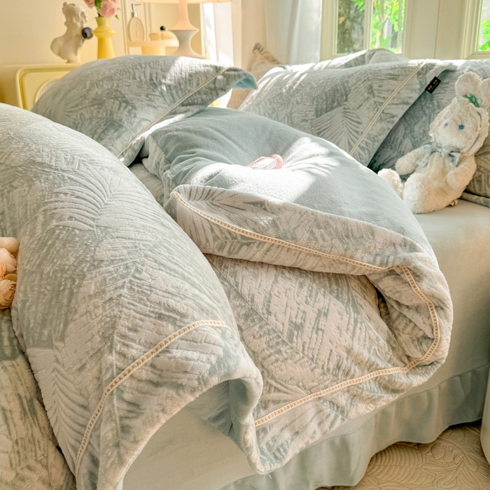 91家纺网 家纺一手货源 找家纺 简如 2025新款A类加厚冰岛立体雕花牛奶绒浮雕绒四件套（有买家秀） 绿森林