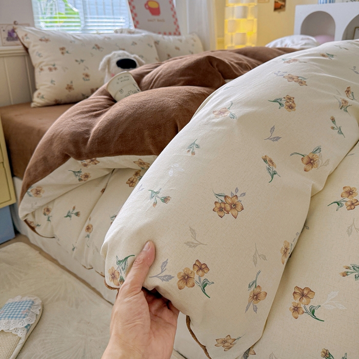 91家纺网 家纺一手货源 找家纺 捌月 2025新款棉加绒A版13372全棉B版高克重牛奶绒四件套直播新品 秋韵