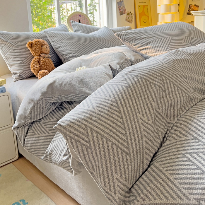 91家纺网 家纺一手货源 找家纺 （总）捌月 2025新款棉加绒A版13372全棉B版高克重牛奶绒四件套直播新品