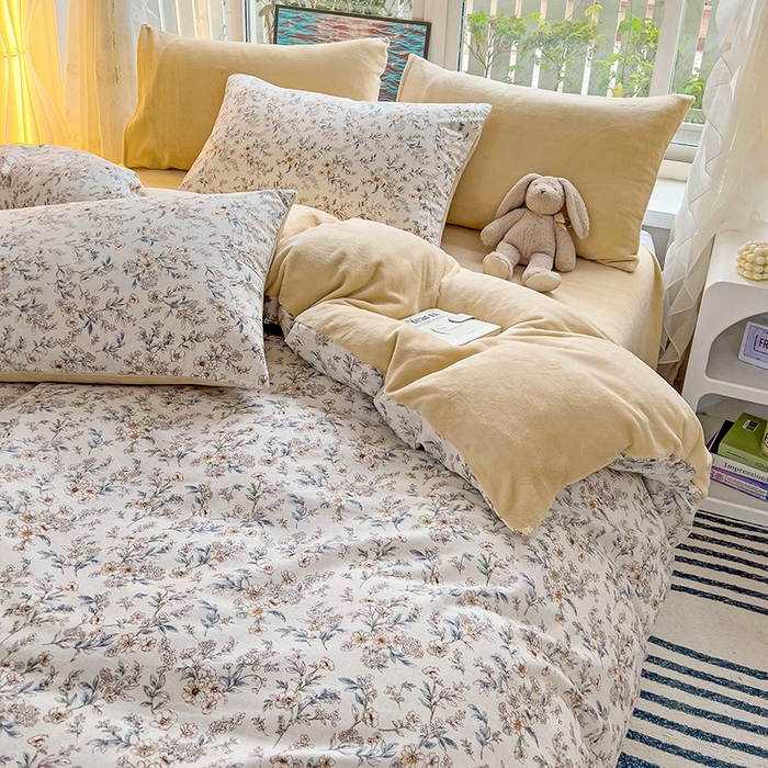 91家纺网 家纺一手货源 找家纺 捌月 2025新款棉加绒A版13372全棉B版高克重牛奶绒四件套直播新品 花香暖语