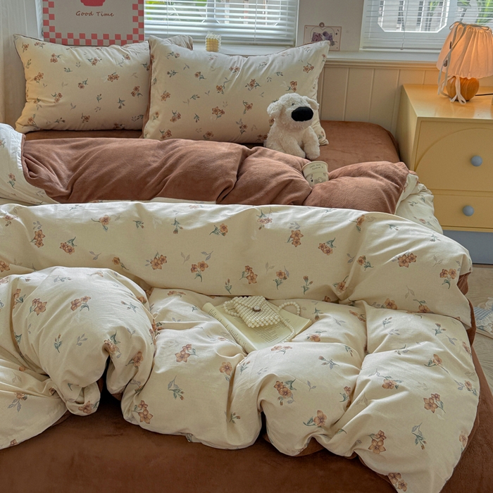 91家纺网 家纺一手货源 找家纺 捌月 2025新款棉加绒A版13372全棉B版高克重牛奶绒四件套直播新品 秋韵