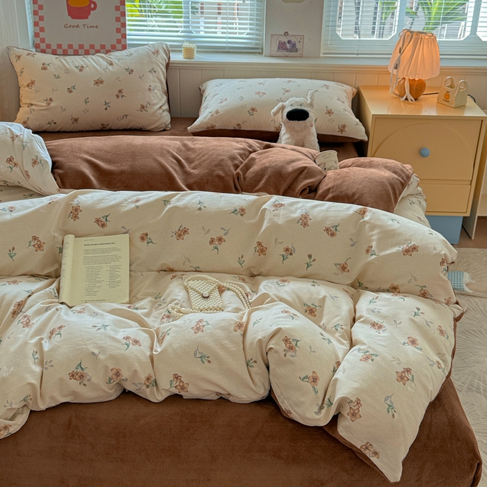 91家纺网 家纺一手货源 找家纺 捌月 2025新款棉加绒A版13372全棉B版高克重牛奶绒四件套直播新品 秋韵