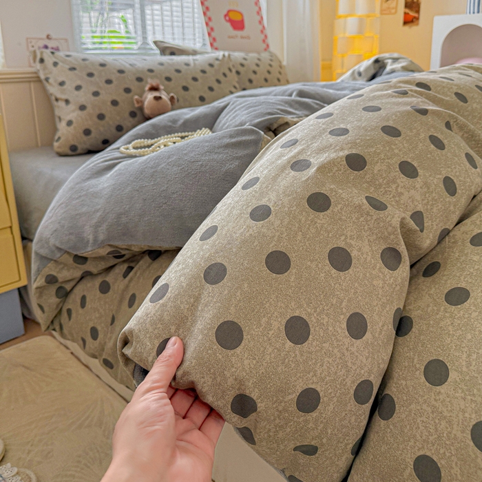 91家纺网 家纺一手货源 找家纺 （总）捌月 2025新款棉加绒A版13372全棉B版高克重牛奶绒四件套直播新品