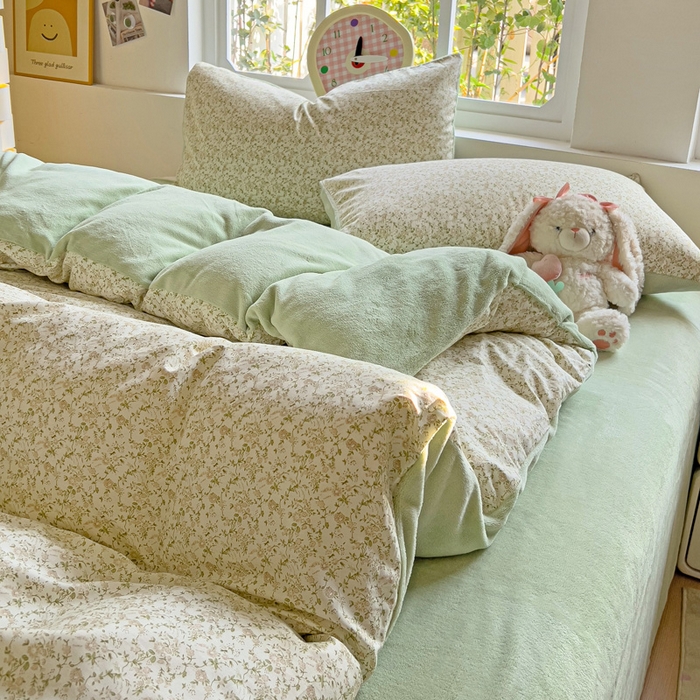 91家纺网 家纺一手货源 找家纺 捌月 2025新款棉加绒A版13372全棉B版高克重牛奶绒四件套直播新品 浅汐