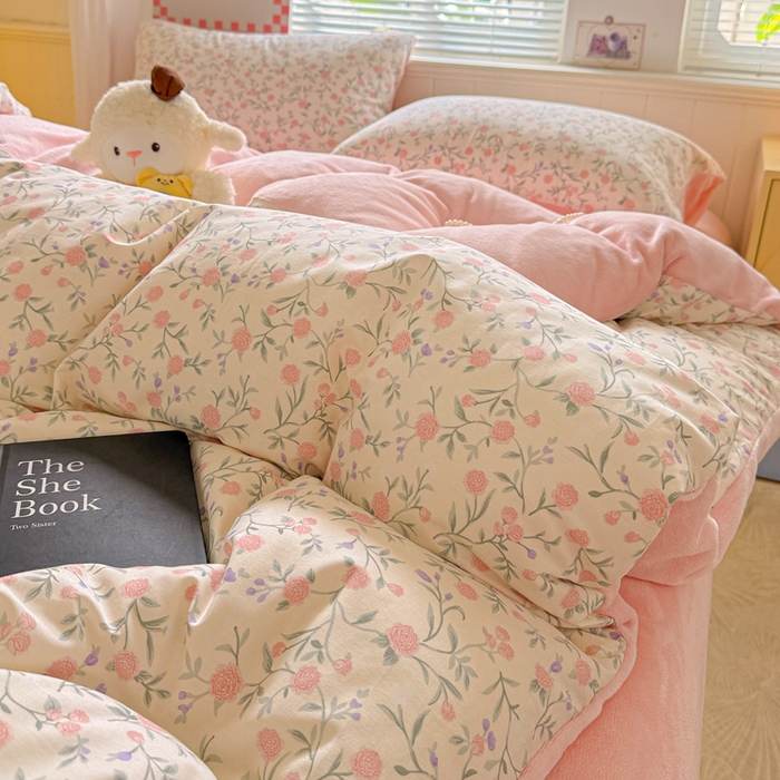 91家纺网 家纺一手货源 找家纺 捌月 2025新款棉加绒A版13372全棉B版高克重牛奶绒四件套直播新品 粉诺