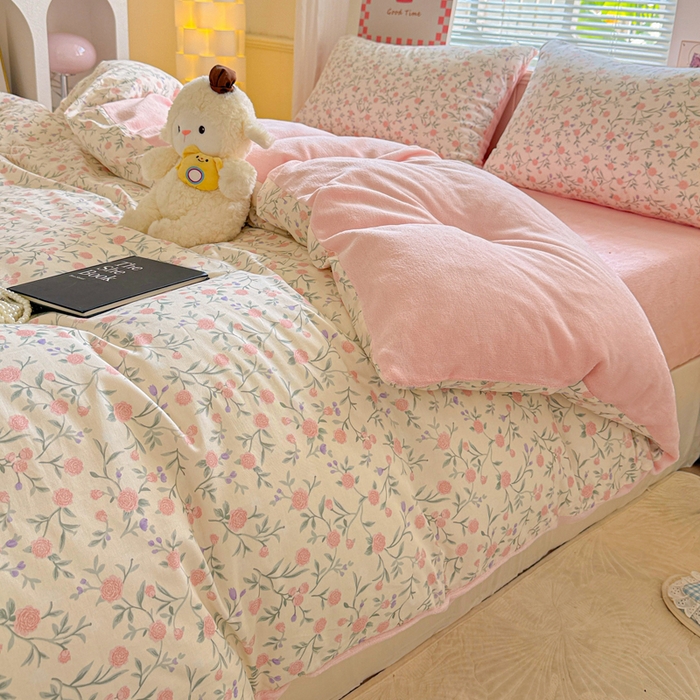 91家纺网 家纺一手货源 找家纺 捌月 2025新款棉加绒A版13372全棉B版高克重牛奶绒四件套直播新品 粉诺