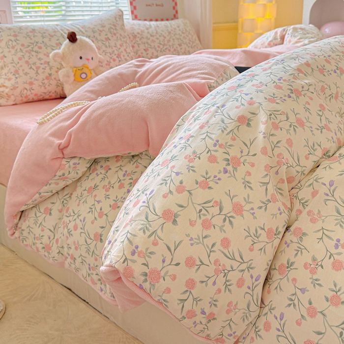 91家纺网 家纺一手货源 找家纺 捌月 2025新款棉加绒A版13372全棉B版高克重牛奶绒四件套直播新品 粉诺