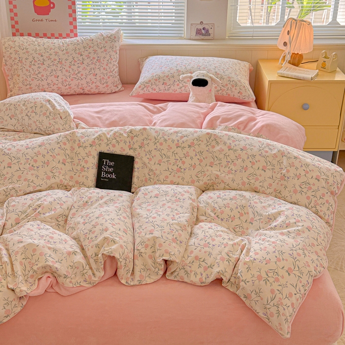 91家纺网 家纺一手货源 找家纺 捌月 2025新款棉加绒A版13372全棉B版高克重牛奶绒四件套直播新品 粉诺