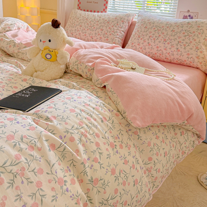 91家纺网 家纺一手货源 找家纺 捌月 2025新款棉加绒A版13372全棉B版高克重牛奶绒四件套直播新品 粉诺