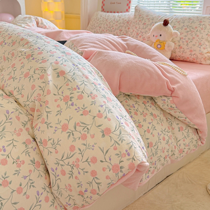 91家纺网 家纺一手货源 找家纺 捌月 2025新款棉加绒A版13372全棉B版高克重牛奶绒四件套直播新品 粉诺