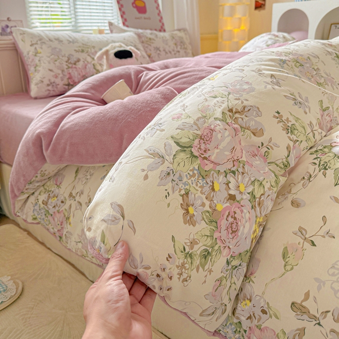 91家纺网 家纺一手货源 找家纺 （总）捌月 2025新款棉加绒A版13372全棉B版高克重牛奶绒四件套直播新品