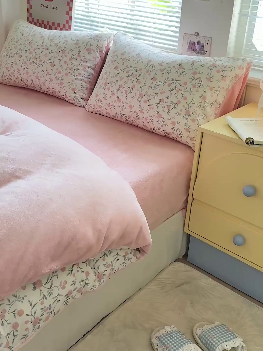 91家纺网 家纺一手货源 找家纺 捌月 2025新款棉加绒A版13372全棉B版高克重牛奶绒四件套直播新品 粉诺