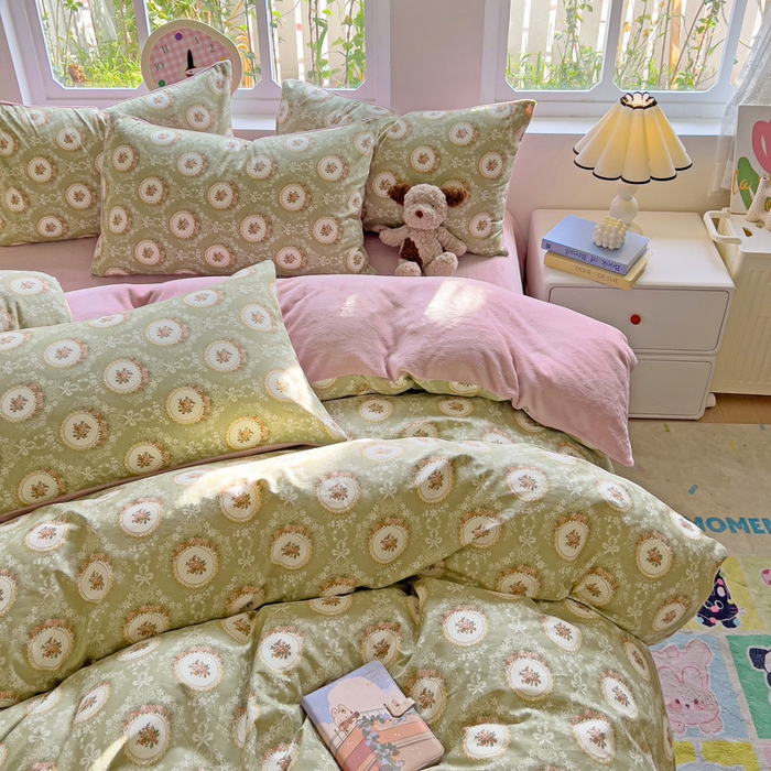 91家纺网 家纺一手货源 找家纺 捌月 2025新款棉加绒A版13372全棉B版高克重牛奶绒四件套直播新品 赫本