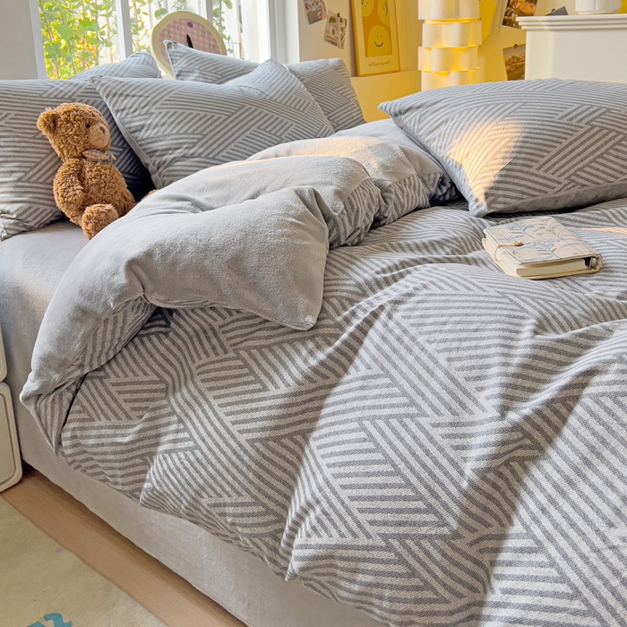 91家纺网 家纺一手货源 找家纺 捌月 2025新款棉加绒A版13372全棉B版高克重牛奶绒四件套直播新品 线韵