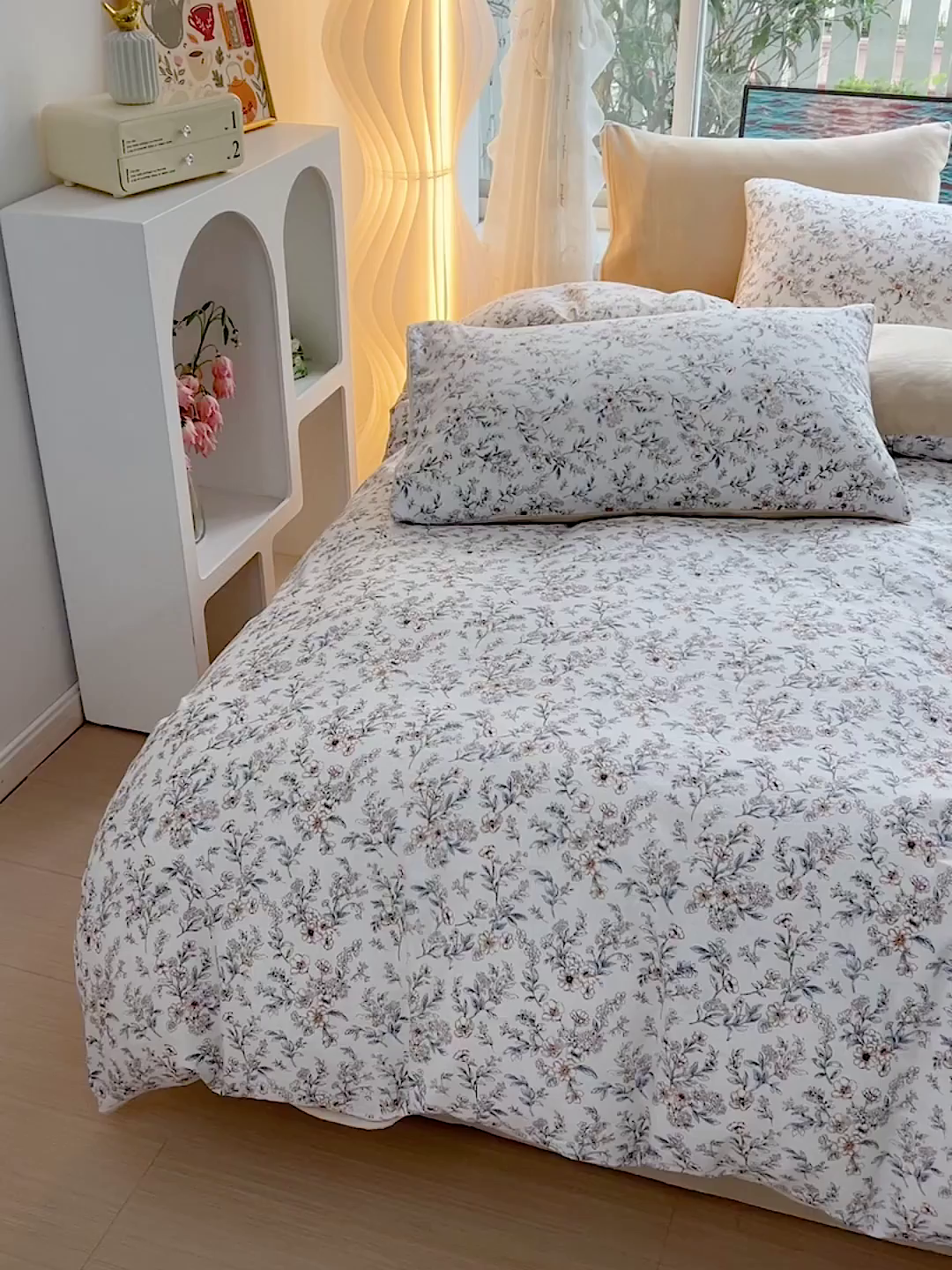 91家纺网 家纺一手货源 找家纺 捌月 2025新款棉加绒A版13372全棉B版高克重牛奶绒四件套直播新品 花香暖语