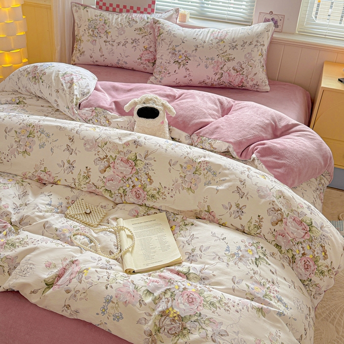 91家纺网 家纺一手货源 找家纺 捌月 2025新款棉加绒A版13372全棉B版高克重牛奶绒四件套直播新品 薇薇安