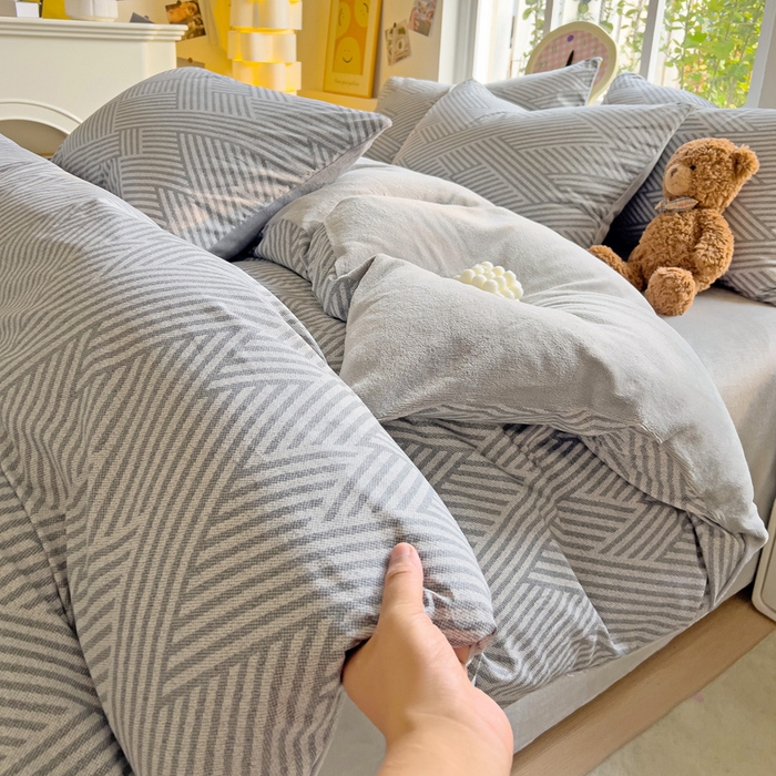 91家纺网 家纺一手货源 找家纺 捌月 2025新款棉加绒A版13372全棉B版高克重牛奶绒四件套直播新品 线韵