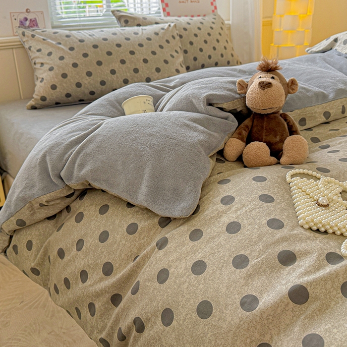 91家纺网 家纺一手货源 找家纺 捌月 2025新款棉加绒A版13372全棉B版高克重牛奶绒四件套直播新品 圆梦