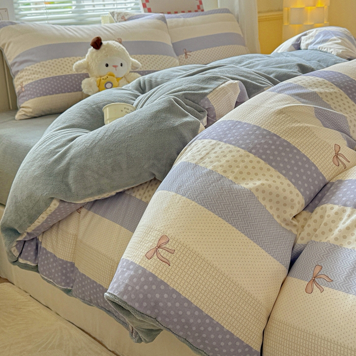 91家纺网 家纺一手货源 找家纺 捌月 2025新款棉加绒A版13372全棉B版高克重牛奶绒四件套直播新品 小时光