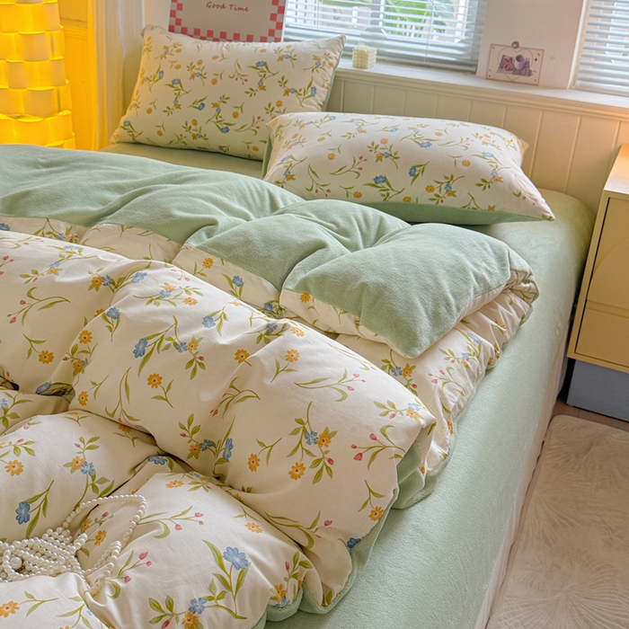 91家纺网 家纺一手货源 找家纺 捌月 2025新款棉加绒A版13372全棉B版高克重牛奶绒四件套直播新品 燕麦