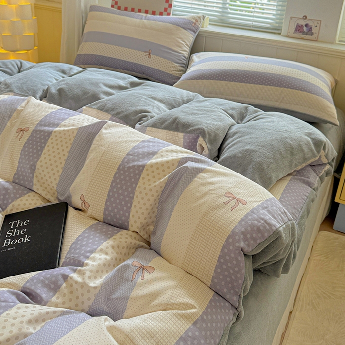 91家纺网 家纺一手货源 找家纺 捌月 2025新款棉加绒A版13372全棉B版高克重牛奶绒四件套直播新品 小时光