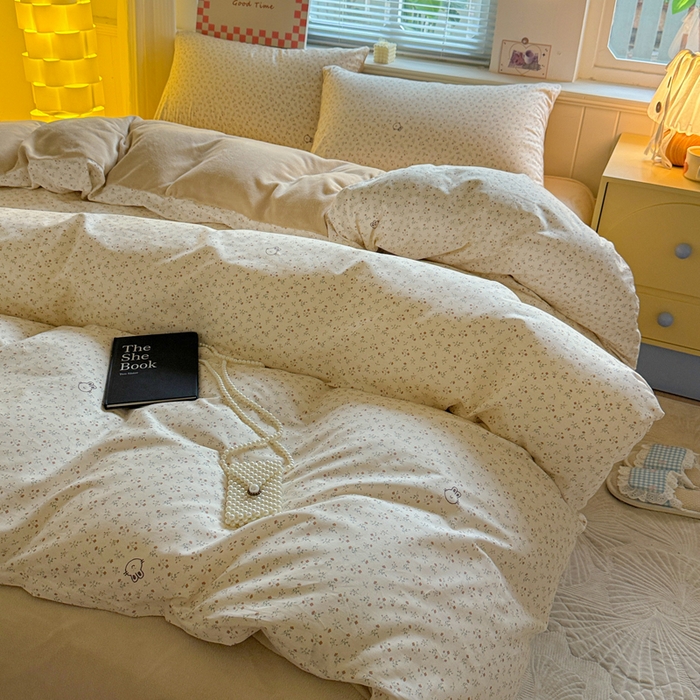 91家纺网 家纺一手货源 找家纺 捌月 2025新款棉加绒A版13372全棉B版高克重牛奶绒四件套直播新品 花花兔