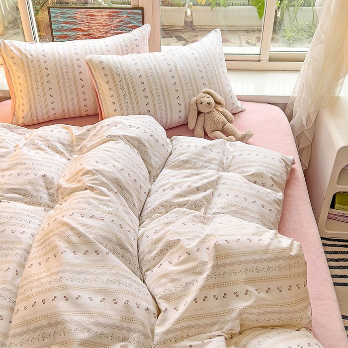 91家纺网 家纺一手货源 找家纺 捌月 2025新款棉加绒A版13372全棉B版高克重牛奶绒四件套直播新品 樱桃花开