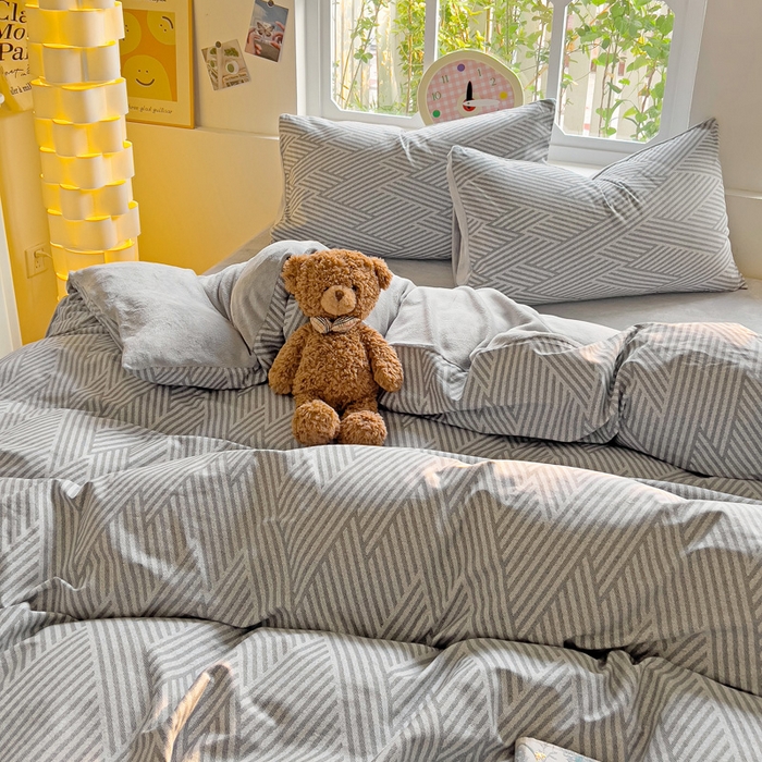 91家纺网 家纺一手货源 找家纺 捌月 2025新款棉加绒A版13372全棉B版高克重牛奶绒四件套直播新品 线韵