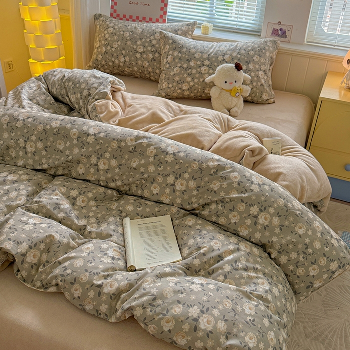 91家纺网 家纺一手货源 找家纺 捌月 2025新款棉加绒A版13372全棉B版高克重牛奶绒四件套直播新品 沐辰花