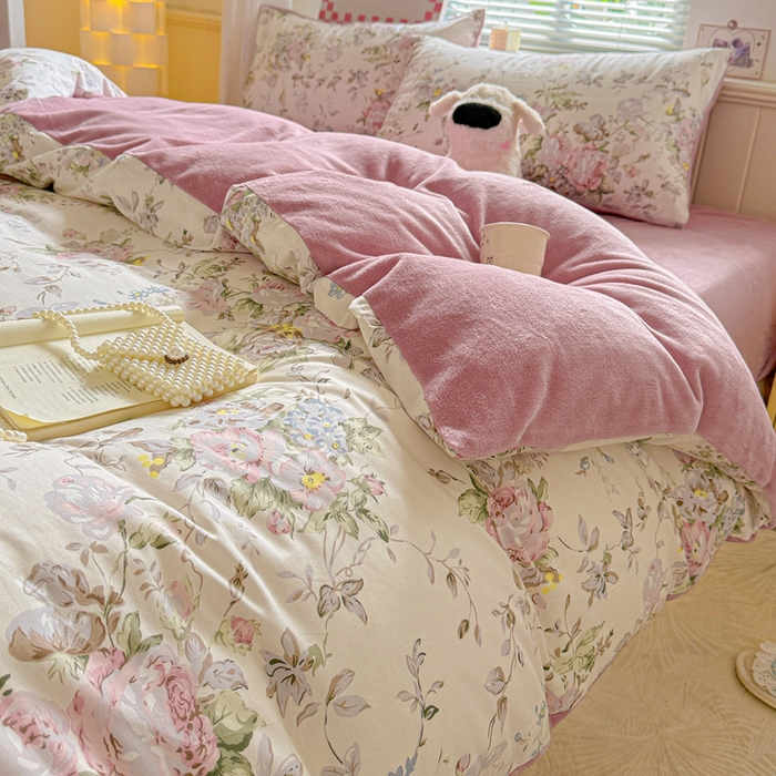 91家纺网 家纺一手货源 找家纺 捌月 2025新款棉加绒A版13372全棉B版高克重牛奶绒四件套直播新品 薇薇安