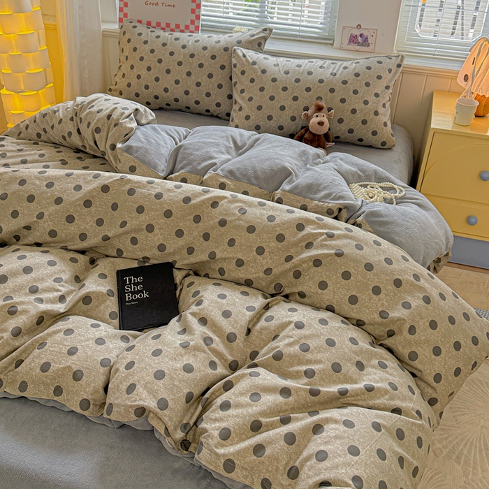 91家纺网 家纺一手货源 找家纺 捌月 2025新款棉加绒A版13372全棉B版高克重牛奶绒四件套直播新品 圆梦