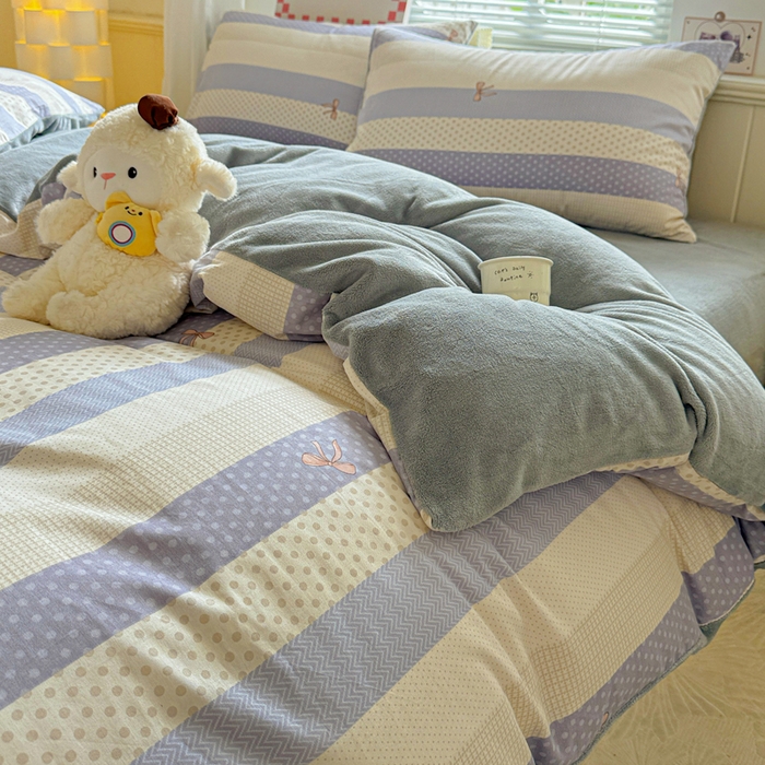 91家纺网 家纺一手货源 找家纺 捌月 2025新款棉加绒A版13372全棉B版高克重牛奶绒四件套直播新品 小时光