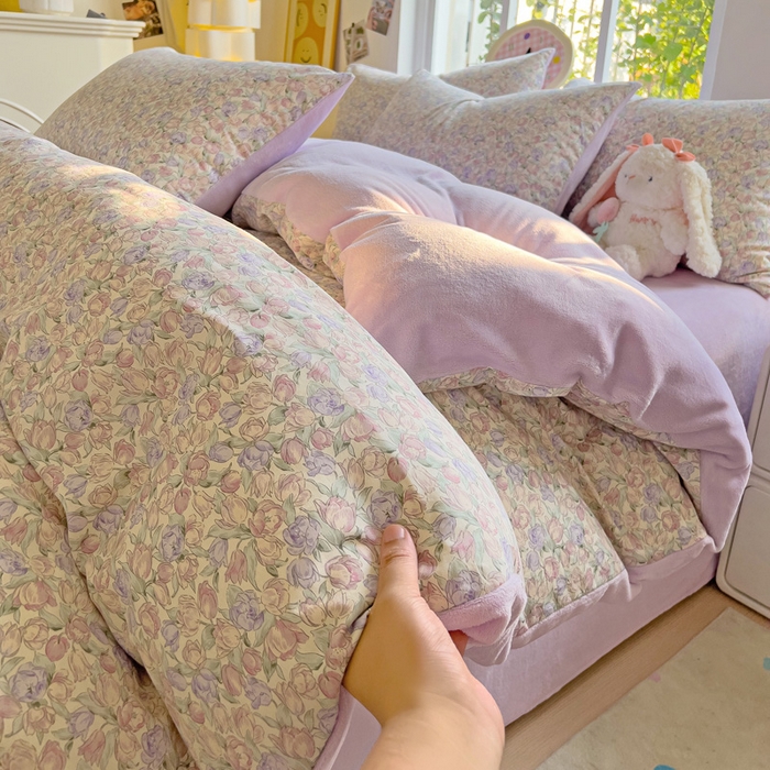 91家纺网 家纺一手货源 找家纺 捌月 2025新款棉加绒A版13372全棉B版高克重牛奶绒四件套直播新品 蔷薇