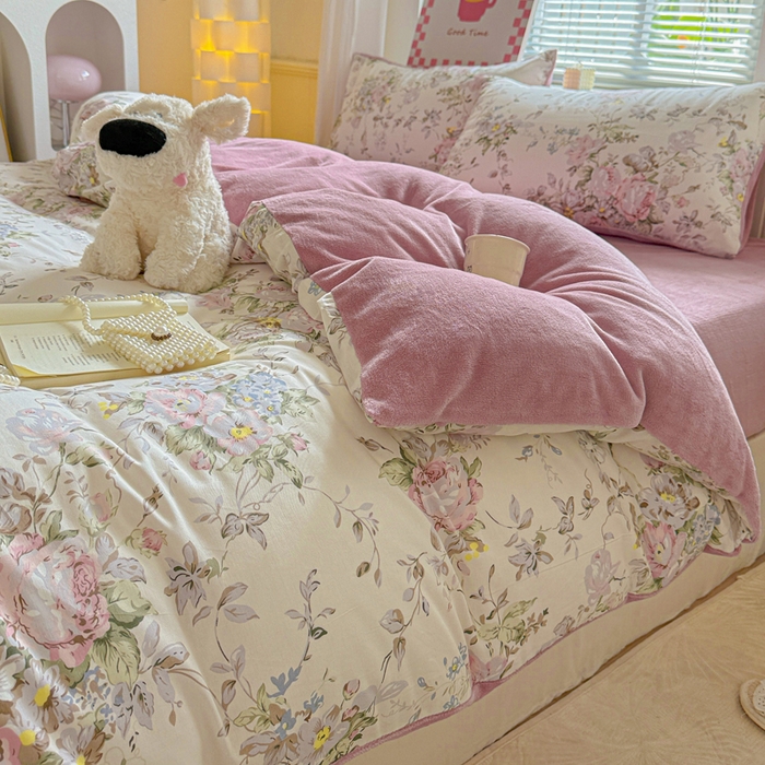 91家纺网 家纺一手货源 找家纺 捌月 2025新款棉加绒A版13372全棉B版高克重牛奶绒四件套直播新品 薇薇安