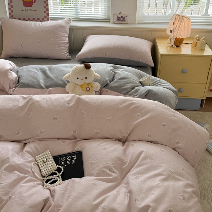 91家纺网 家纺一手货源 找家纺 捌月 2025新款棉加绒A版13372全棉B版高克重牛奶绒四件套直播新品 心语