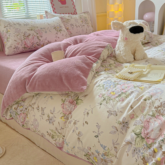 91家纺网 家纺一手货源 找家纺 捌月 2025新款棉加绒A版13372全棉B版高克重牛奶绒四件套直播新品 薇薇安