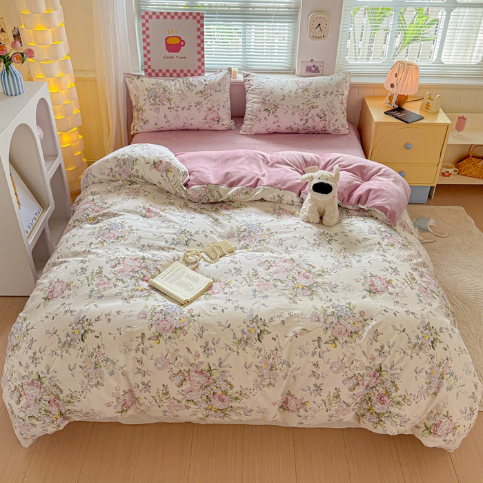 91家纺网 家纺一手货源 找家纺 捌月 2025新款棉加绒A版13372全棉B版高克重牛奶绒四件套直播新品 薇薇安