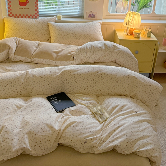 91家纺网 家纺一手货源 找家纺 捌月 2025新款棉加绒A版13372全棉B版高克重牛奶绒四件套直播新品 花花兔