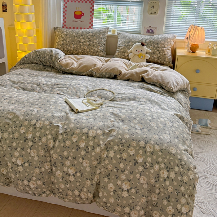 91家纺网 家纺一手货源 找家纺 捌月 2025新款棉加绒A版13372全棉B版高克重牛奶绒四件套直播新品 沐辰花