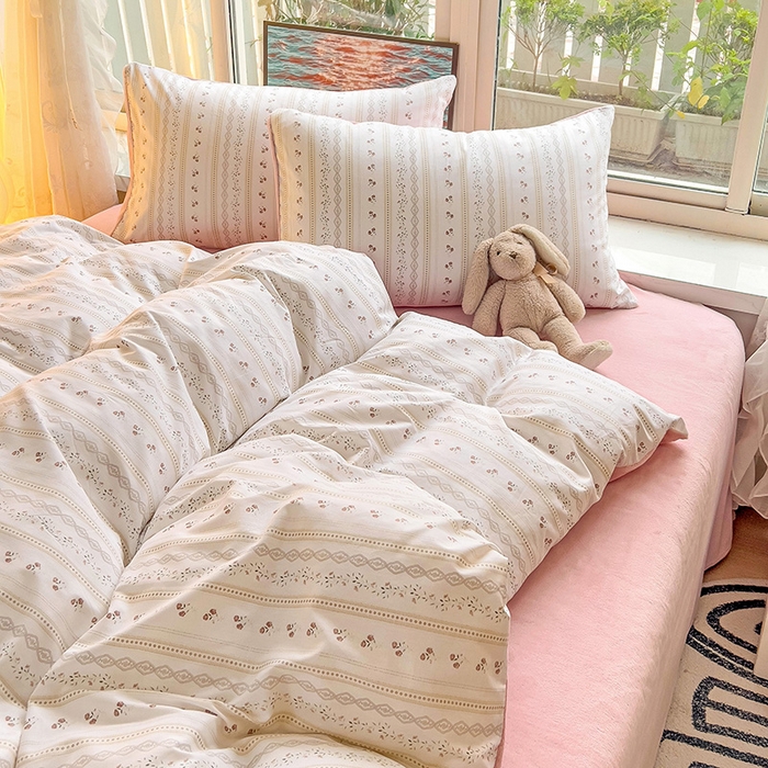 91家纺网 家纺一手货源 找家纺 捌月 2025新款棉加绒A版13372全棉B版高克重牛奶绒四件套直播新品 樱桃花开