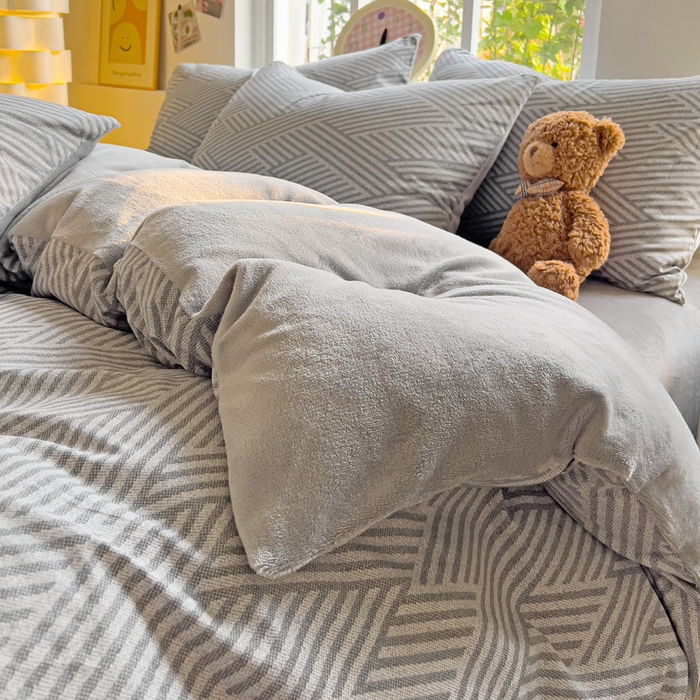 91家纺网 家纺一手货源 找家纺 捌月 2025新款棉加绒A版13372全棉B版高克重牛奶绒四件套直播新品 线韵