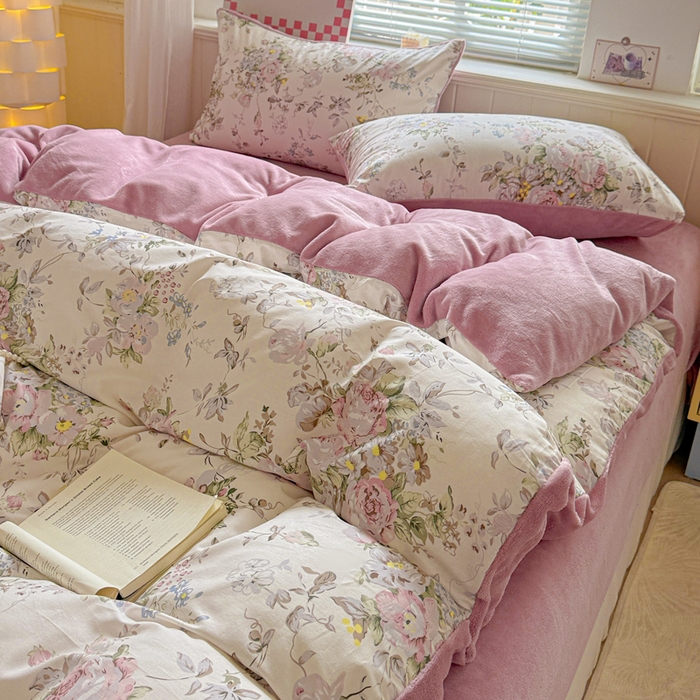 91家纺网 家纺一手货源 找家纺 捌月 2025新款棉加绒A版13372全棉B版高克重牛奶绒四件套直播新品 薇薇安