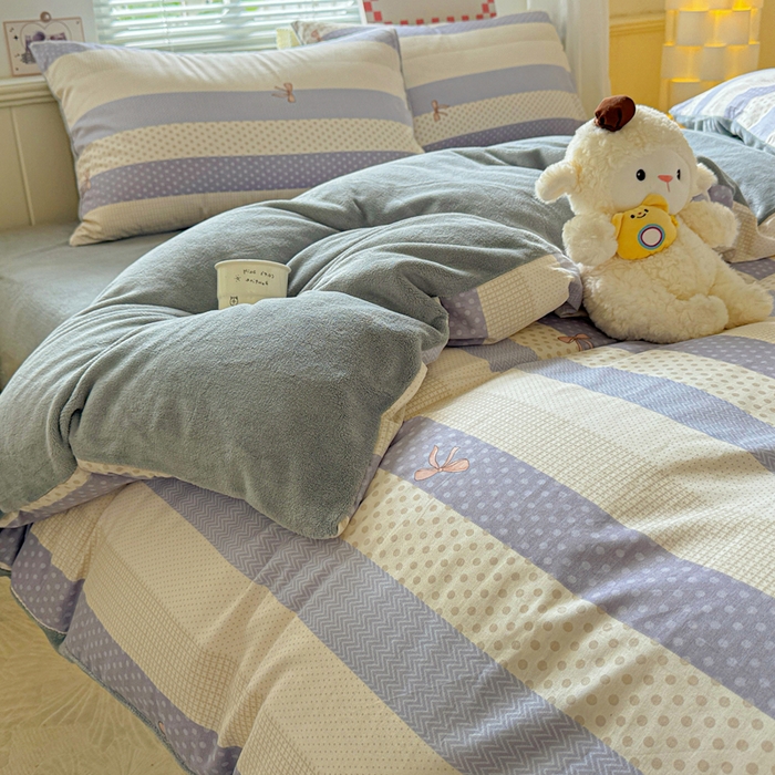 91家纺网 家纺一手货源 找家纺 捌月 2025新款棉加绒A版13372全棉B版高克重牛奶绒四件套直播新品 小时光