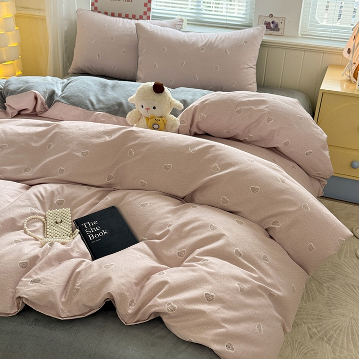 91家纺网 家纺一手货源 找家纺 捌月 2025新款棉加绒A版13372全棉B版高克重牛奶绒四件套直播新品 心语