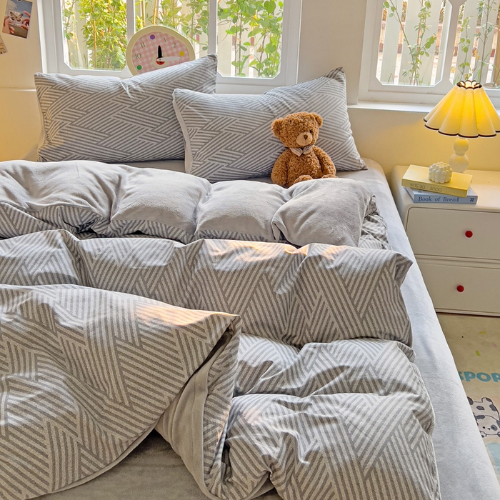 91家纺网 家纺一手货源 找家纺 捌月 2025新款棉加绒A版13372全棉B版高克重牛奶绒四件套直播新品 线韵